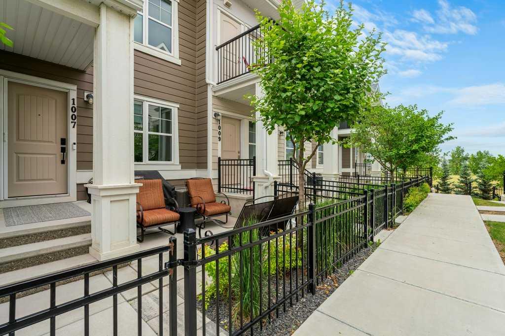 1007 Cranbrook Walk Property Photo 1