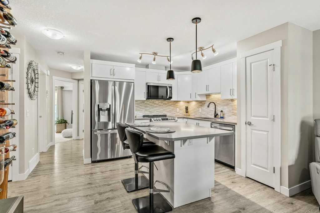 1007 Cranbrook Walk Property Photo 4