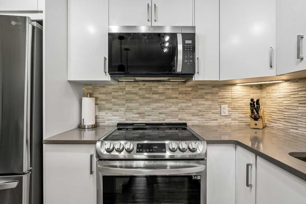 1007 Cranbrook Walk Property Photo 6