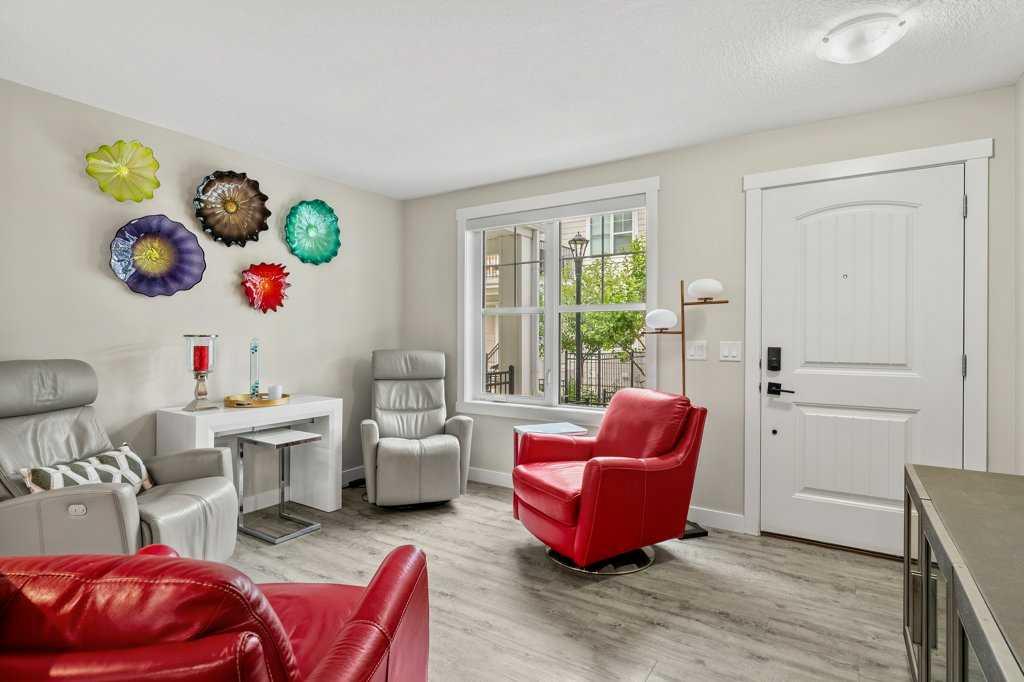 1007 Cranbrook Walk Property Photo 10