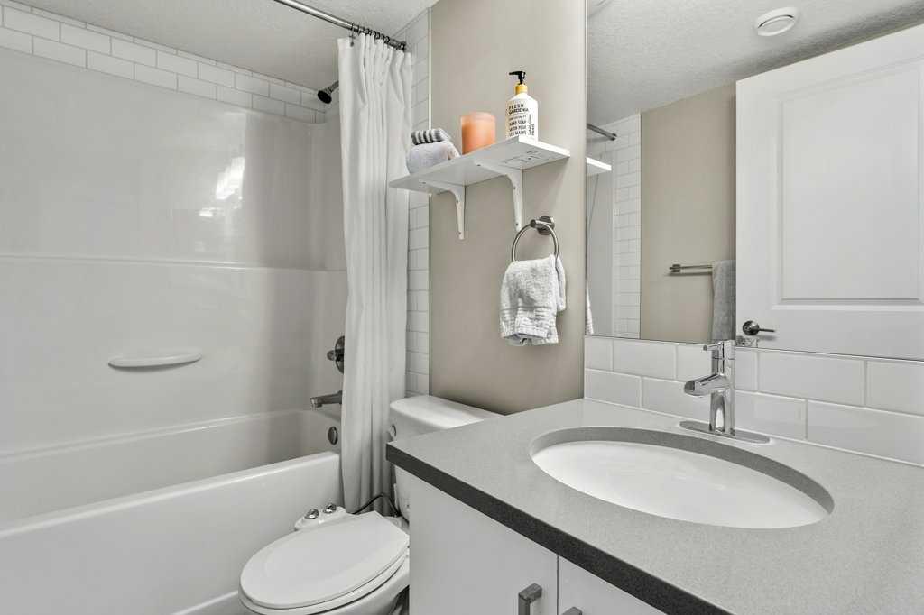 1007 Cranbrook Walk Property Photo 17