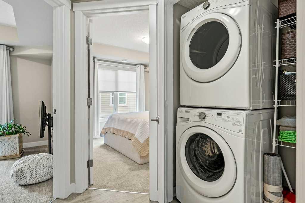1007 Cranbrook Walk Property Photo 19