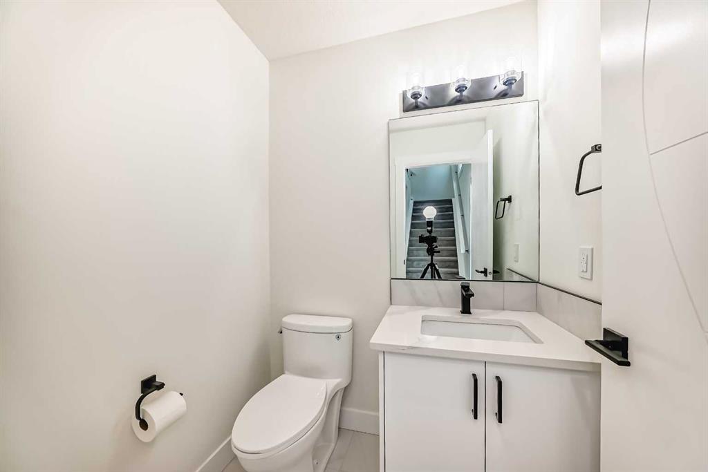 4625 72 Street Property Photo 18