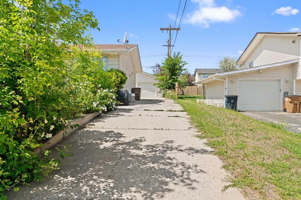 40 Lake Bevan Drive Property Photo 2