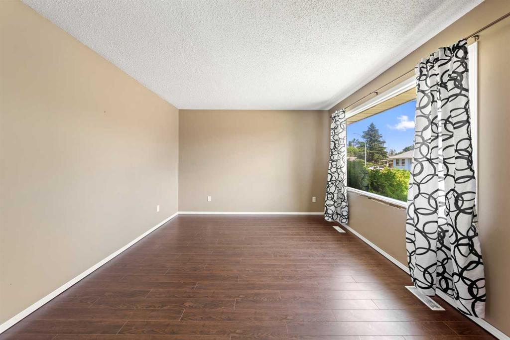 40 Lake Bevan Drive Property Photo 5