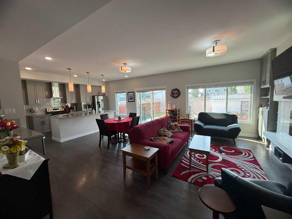 571 Firelight Place Property Photo 3