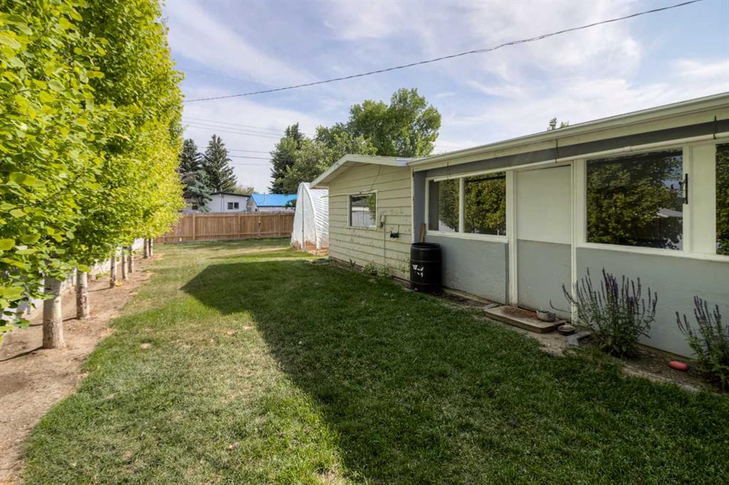 2235 23 Avenue Property Photo 4
