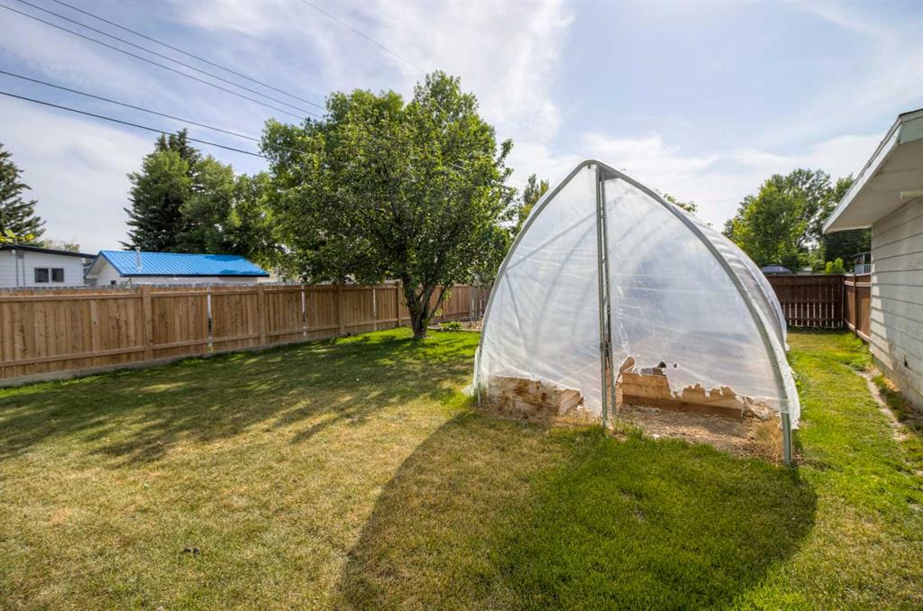 2235 23 Avenue Property Photo 5