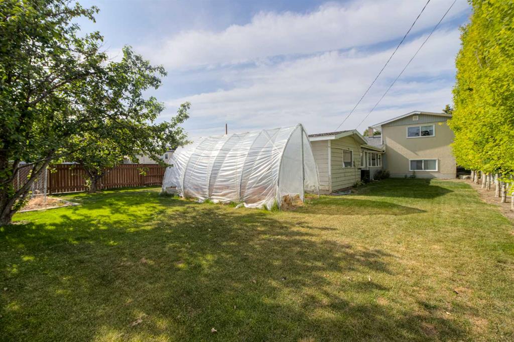 2235 23 Avenue Property Photo 6