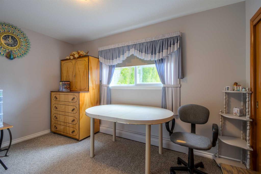 2235 23 Avenue Property Photo 18