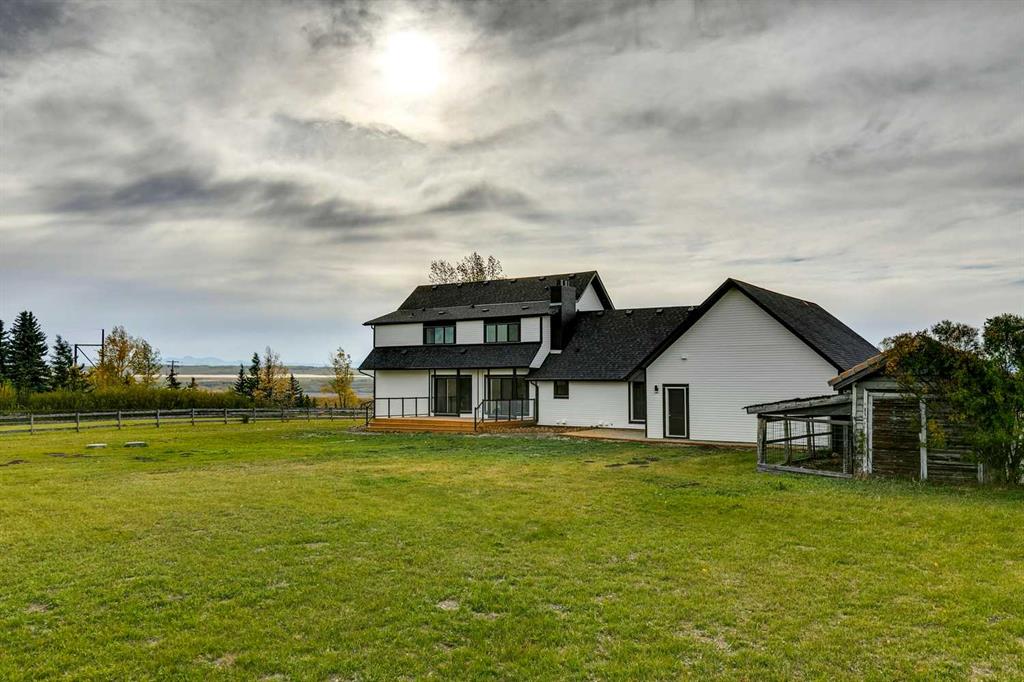262150 Horse Creek Road Property Photo 5