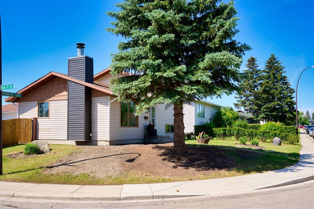 1176 Penrith Crescent Property Photo 1