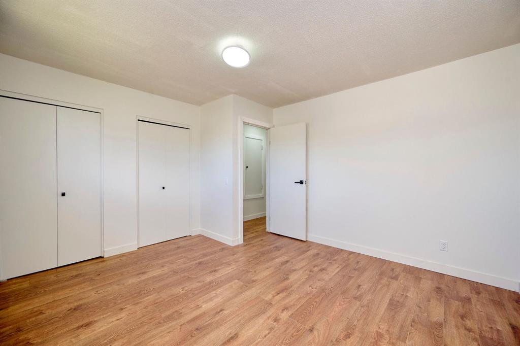 1176 Penrith Crescent Property Photo 11