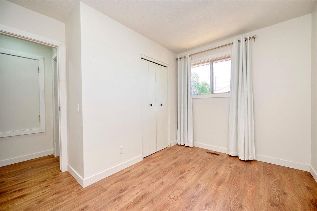 1176 Penrith Crescent Property Photo 14