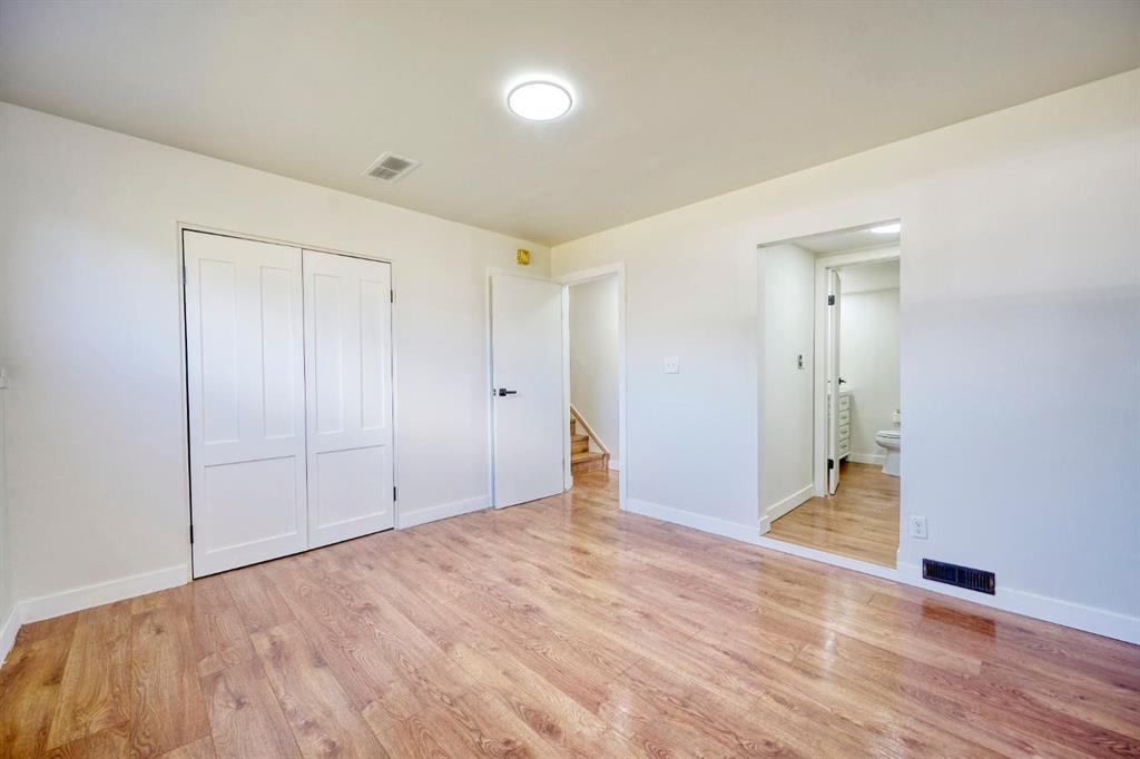1176 Penrith Crescent Property Photo 17