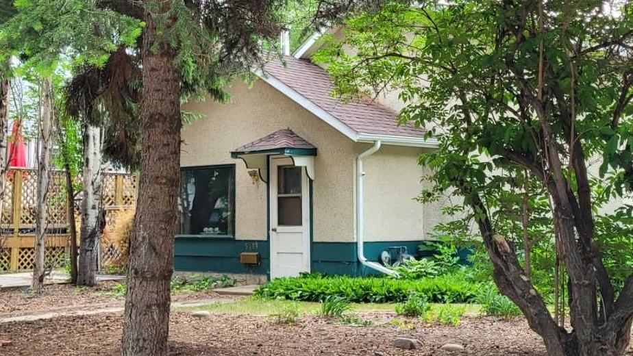 5489 51 Avenue Property Photo 1