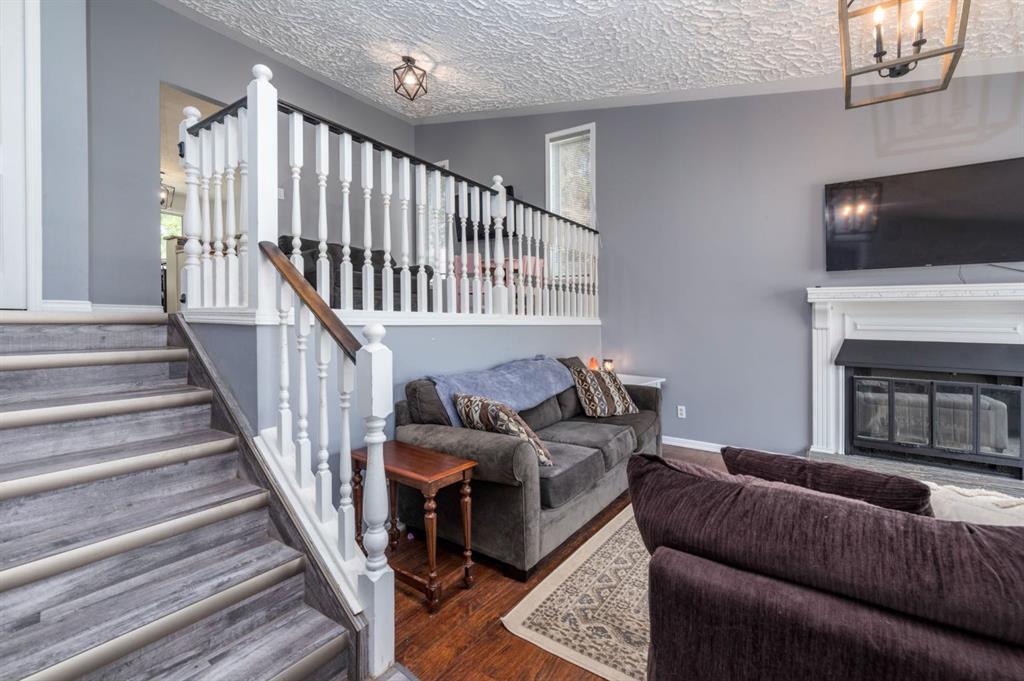 4606 33 Street Property Photo 2