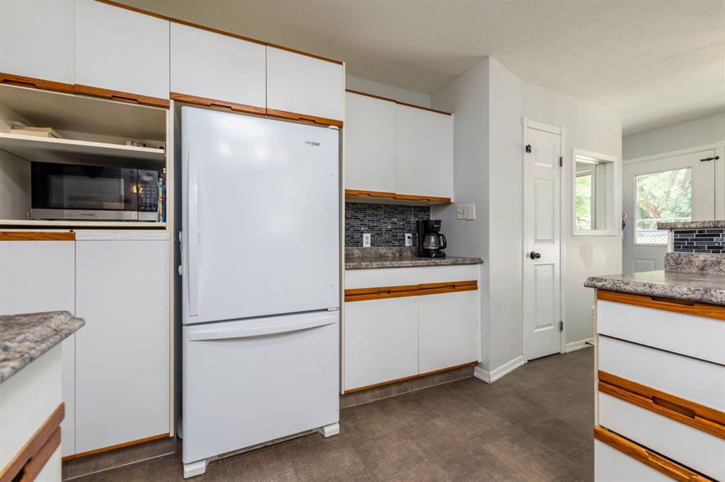 4606 33 Street Property Photo 10