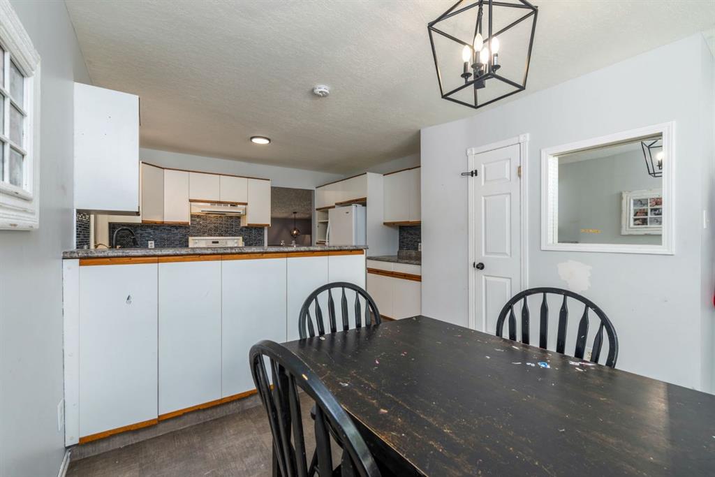 4606 33 Street Property Photo 12