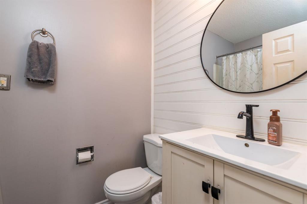 4606 33 Street Property Photo 16