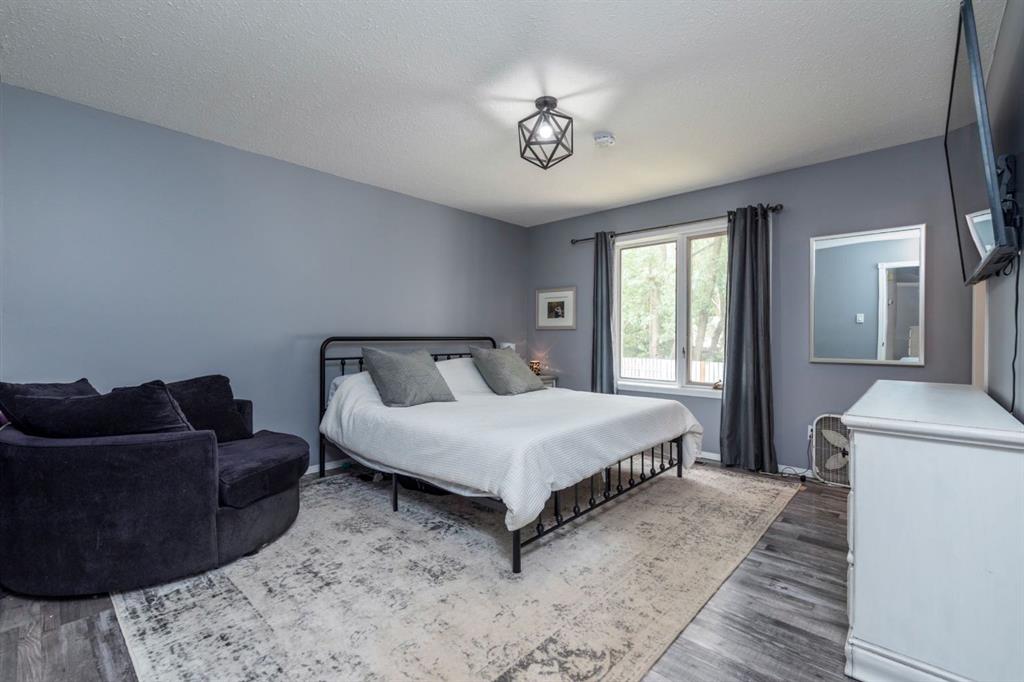 4606 33 Street Property Photo 17