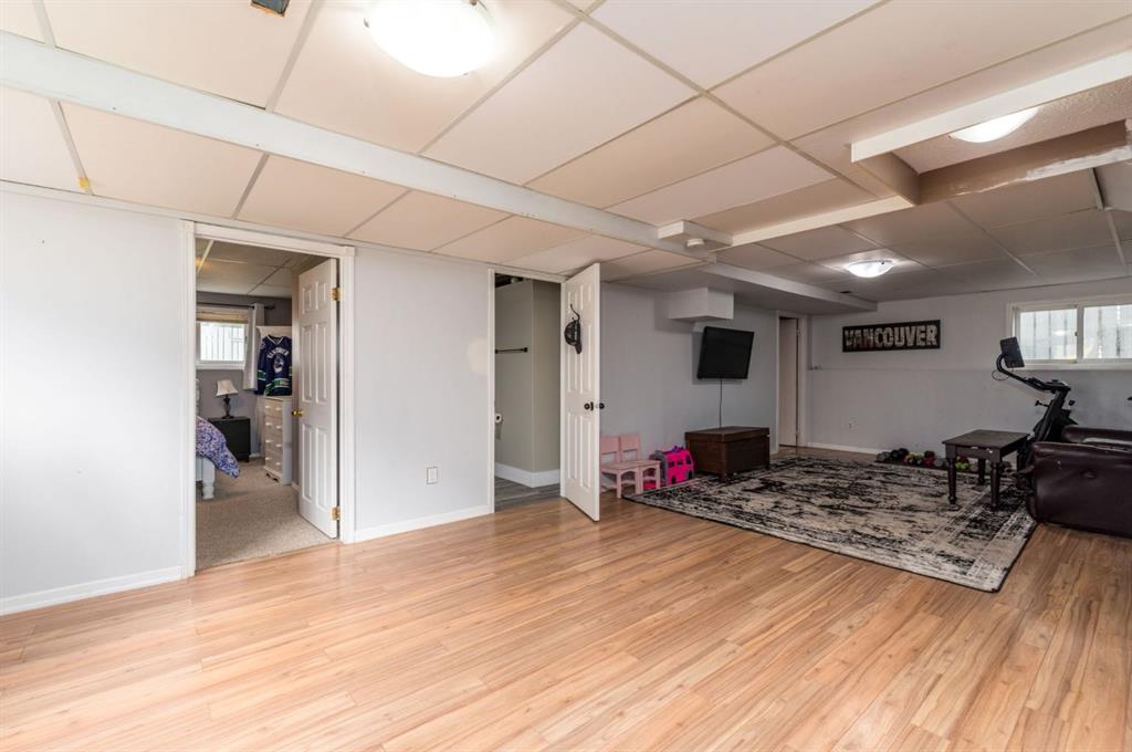 4606 33 Street Property Photo 21