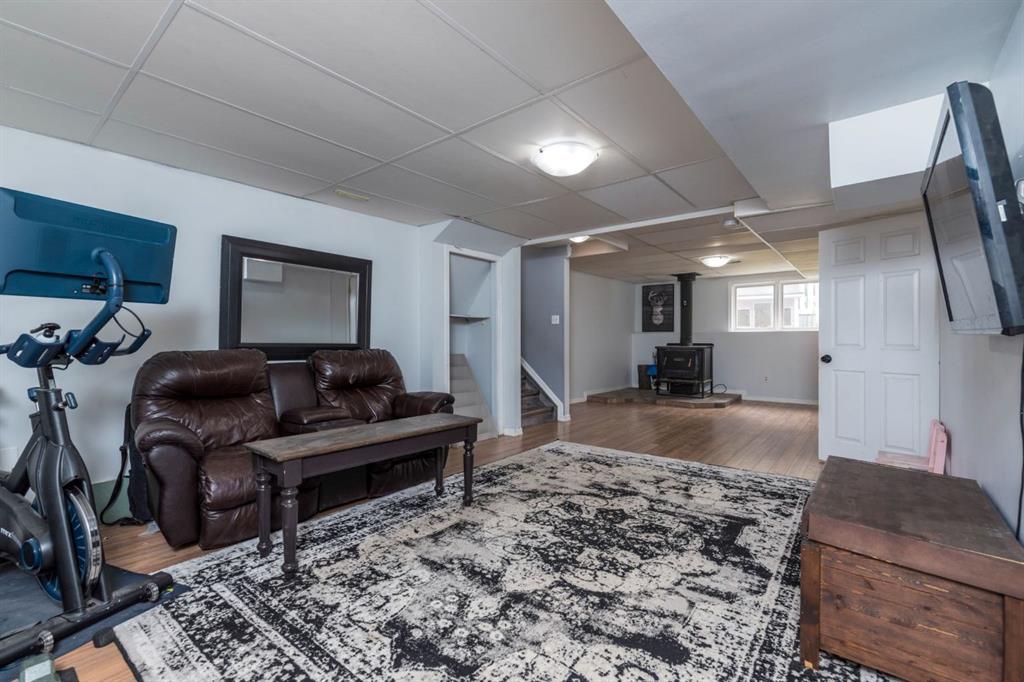 4606 33 Street Property Photo 23