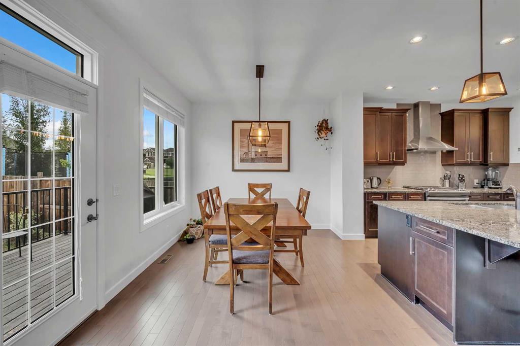 2667 Ravenslea Gardens Property Photo 2
