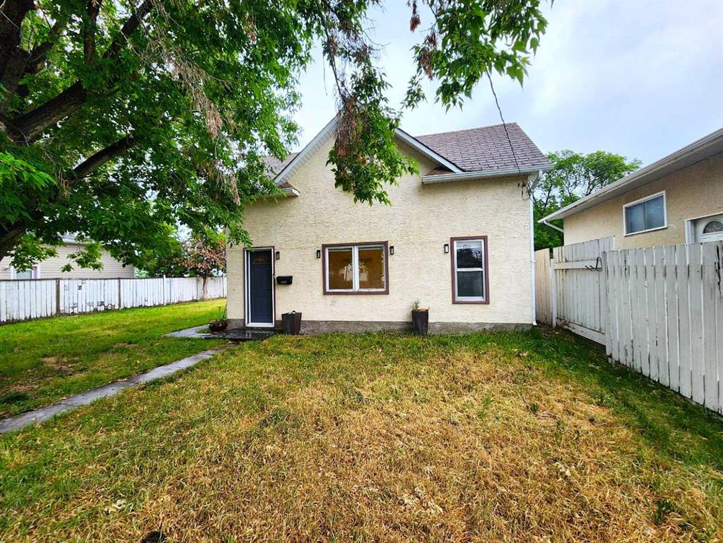 5713 57 Avenue Property Photo 1