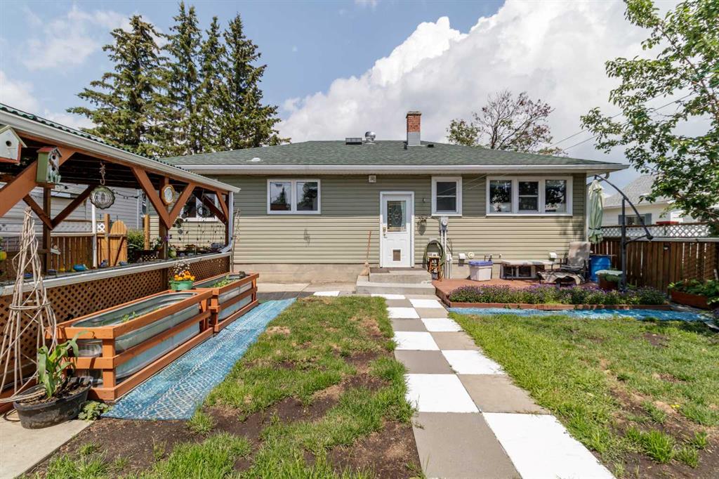 4919 48 Street Property Photo 8