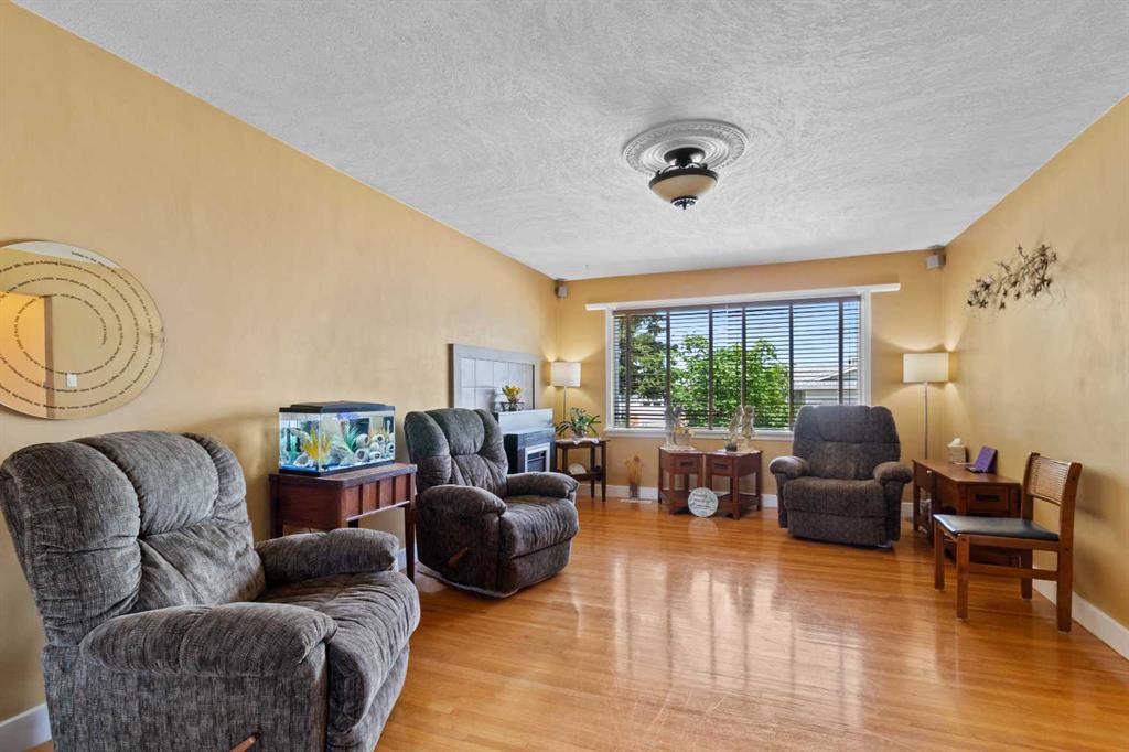 4919 48 Street Property Photo 15