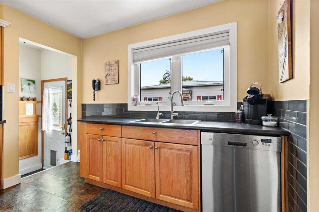 4919 48 Street Property Photo 19