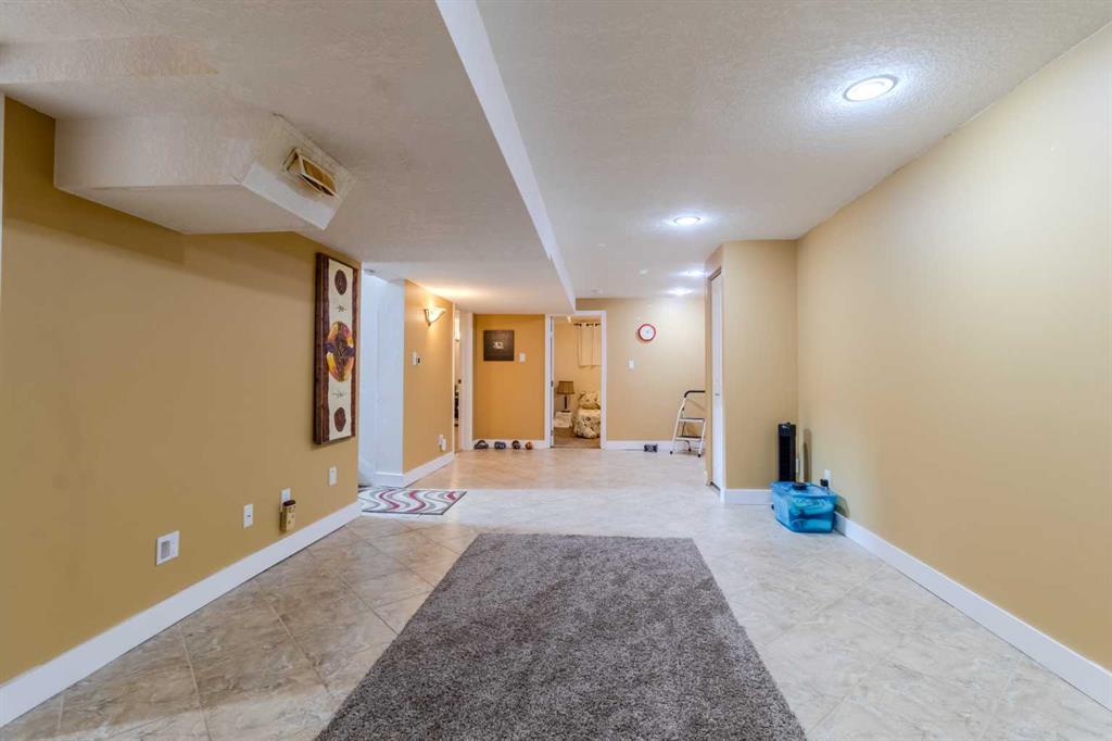 4919 48 Street Property Photo 28