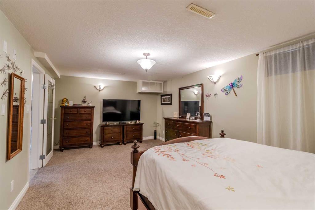 4919 48 Street Property Photo 32