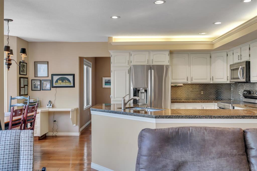 34 Evergreen Terrace Property Photo 8