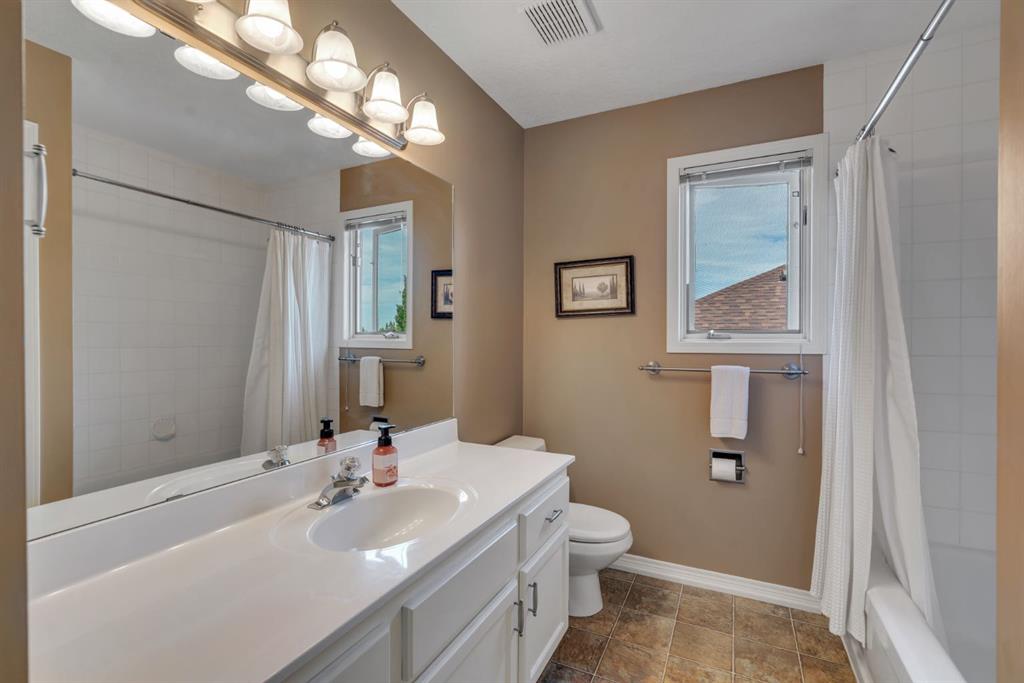 34 Evergreen Terrace Property Photo 27