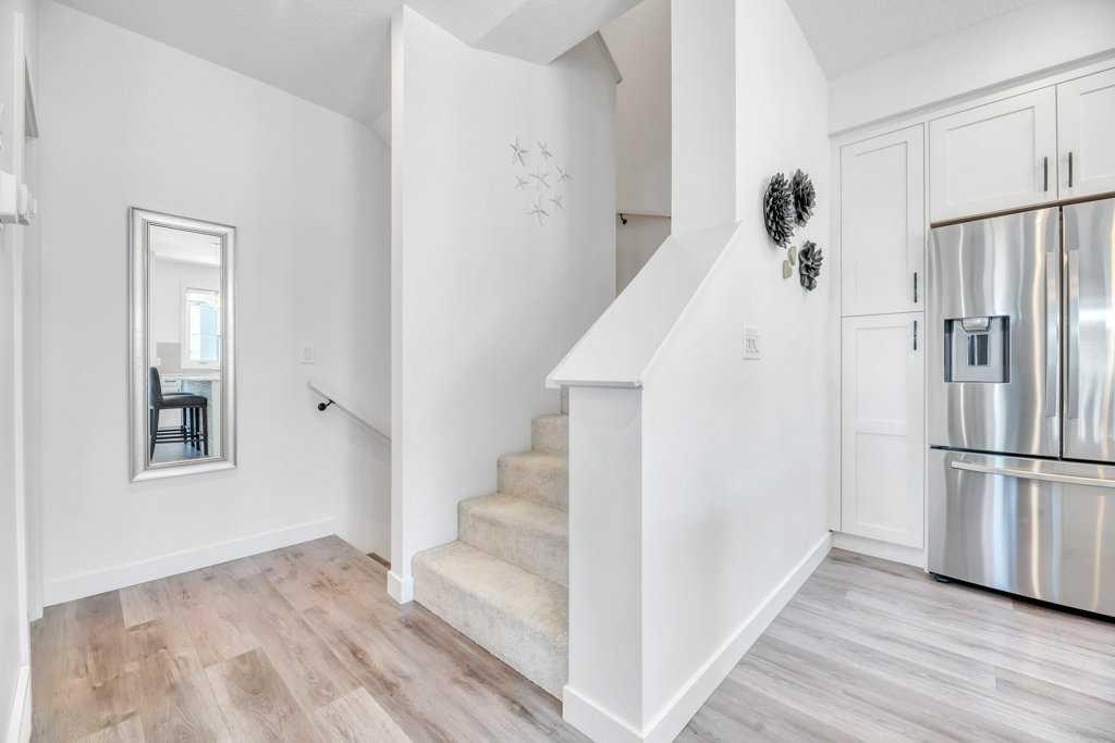 87 Na'a Heights Property Photo 4