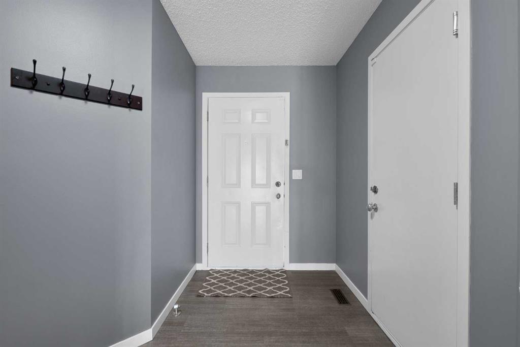 203 Cranberry Green Property Photo 5