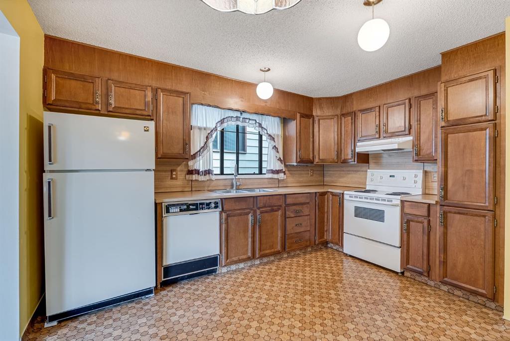 40 Edgeford Road Property Photo 5