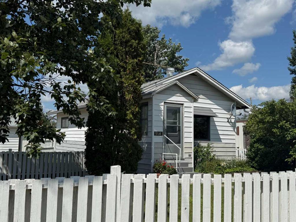 5130 50 Avenue Property Photo 1
