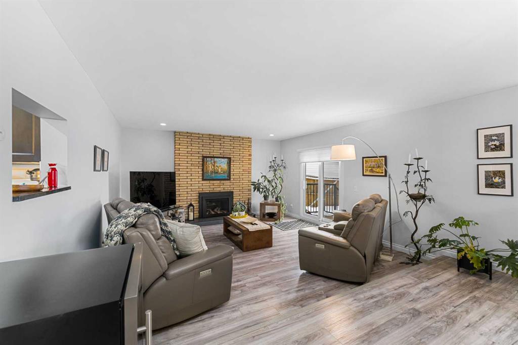 323 Alcott Crescent Property Photo 13