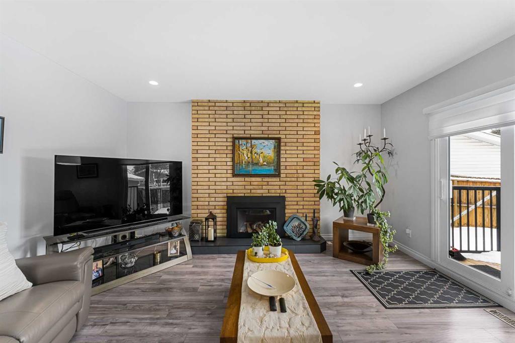 323 Alcott Crescent Property Photo 15
