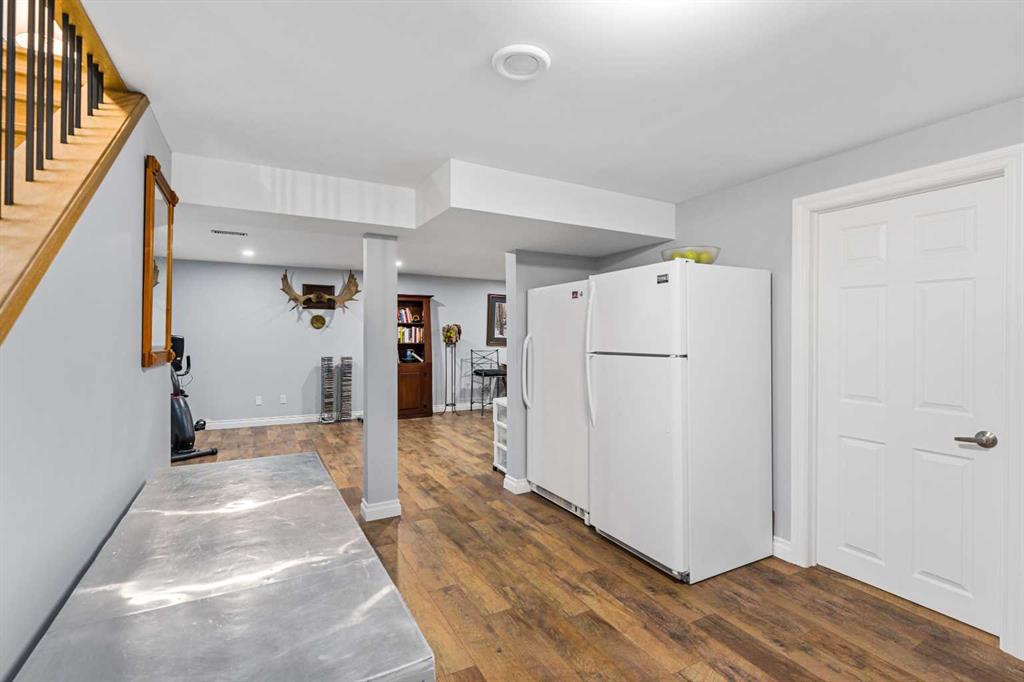 323 Alcott Crescent Property Photo 26