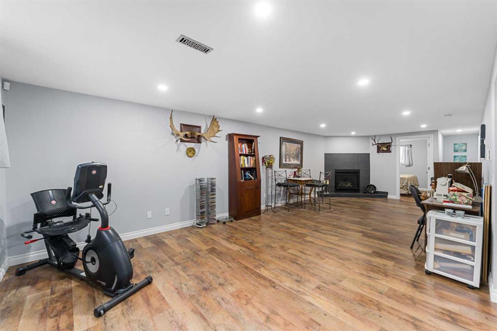 323 Alcott Crescent Property Photo 27