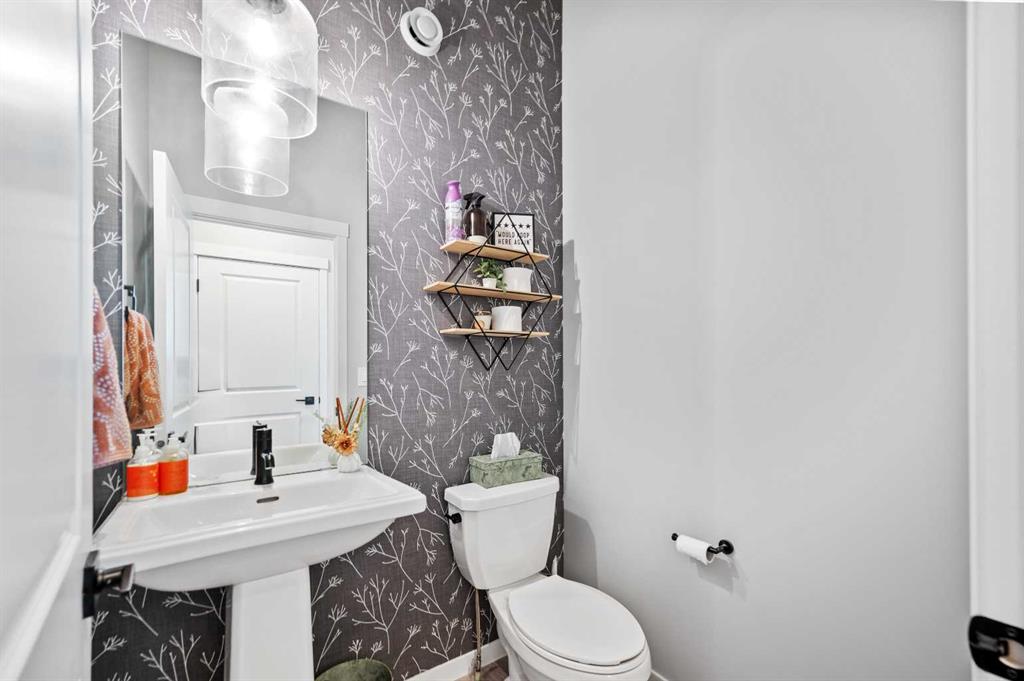 180 Rowmont Boulevard Property Photo 8