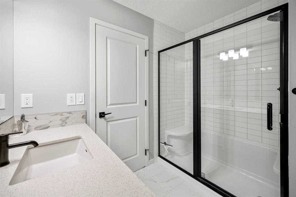 180 Rowmont Boulevard Property Photo 12