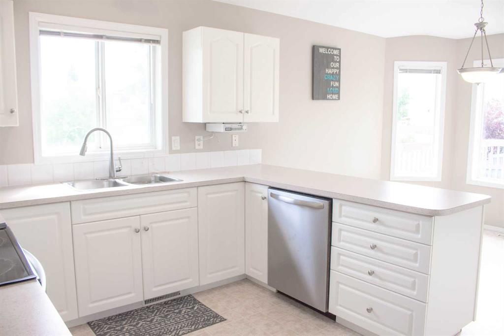 11501 82 Avenue Property Photo 2