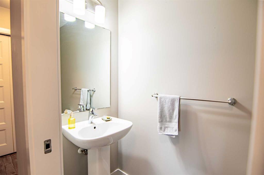 566 Robinson Avenue Property Photo 19