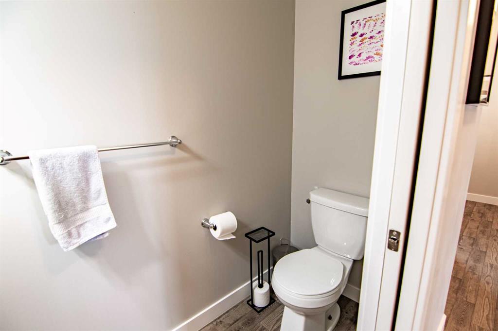 566 Robinson Avenue Property Photo 20