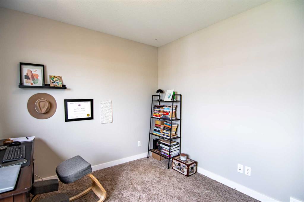 566 Robinson Avenue Property Photo 40